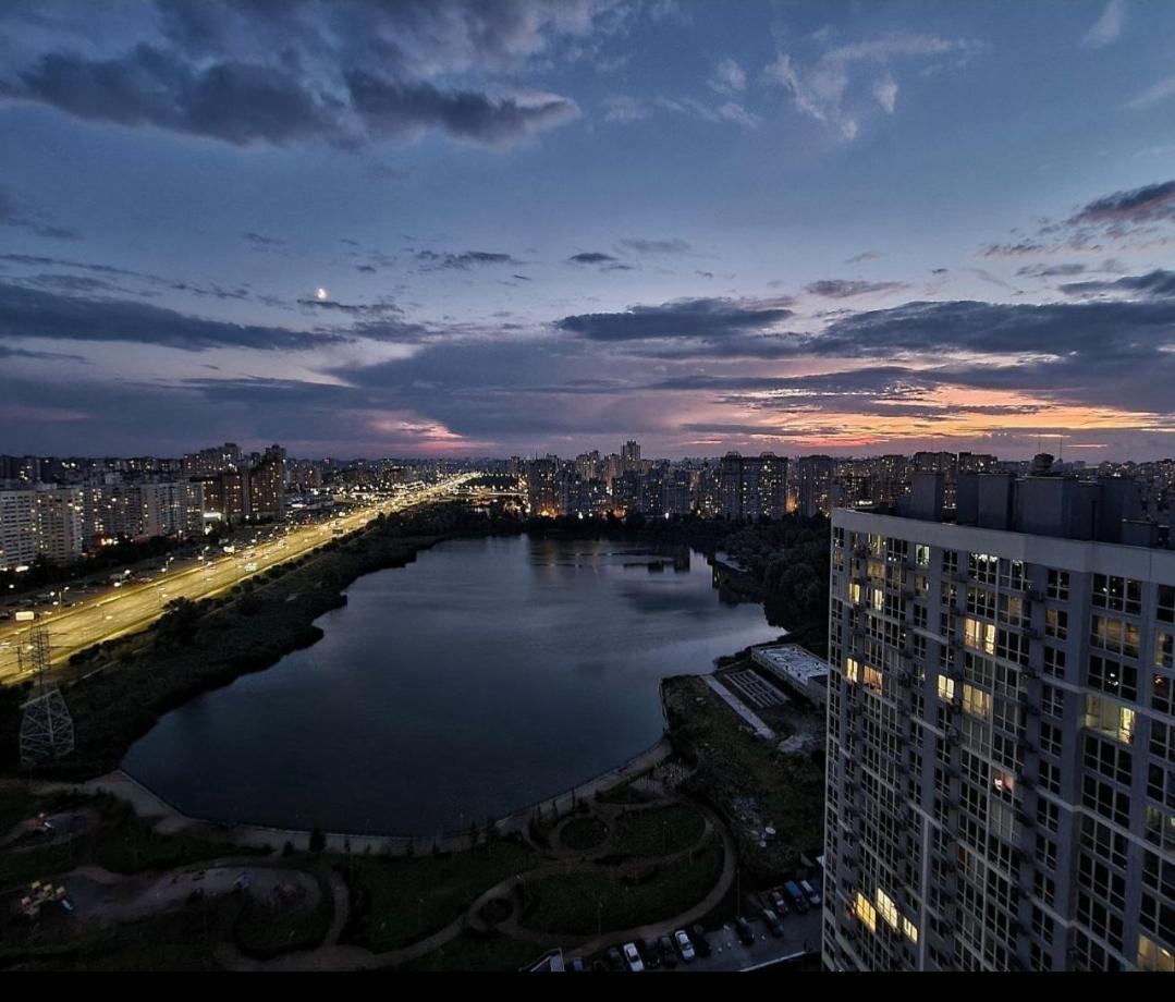 Your Apartment Kharkivska Kiev Exterior foto